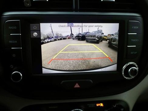 Used 2025 Kia Soul LX image 5