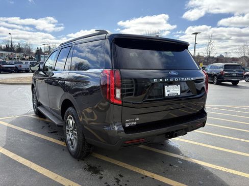 New 2026 Ford Expedition Active image 4