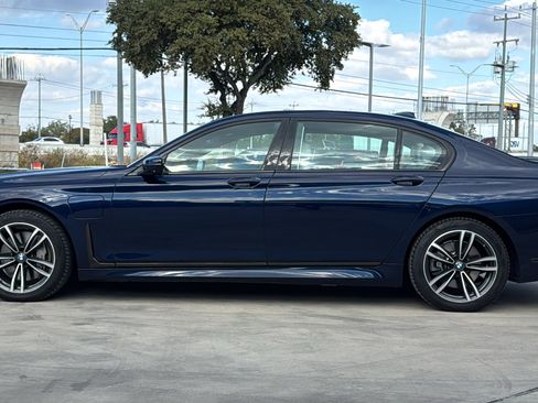 Used 2020 BMW 745e xDrive image 4