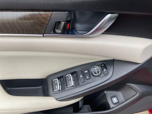 Used 2018 Honda Accord EX image 13