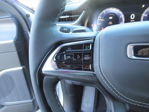 New 2025 Jeep Grand Cherokee L Overland w/ Advanced Protech Group III image 18