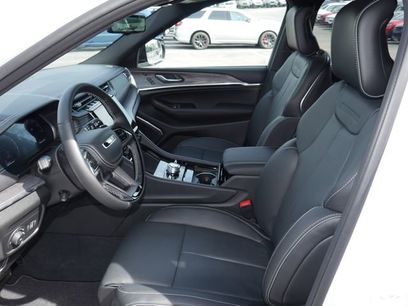 New 2025 Jeep Grand Cherokee Overland w/ Adv Protech Group III