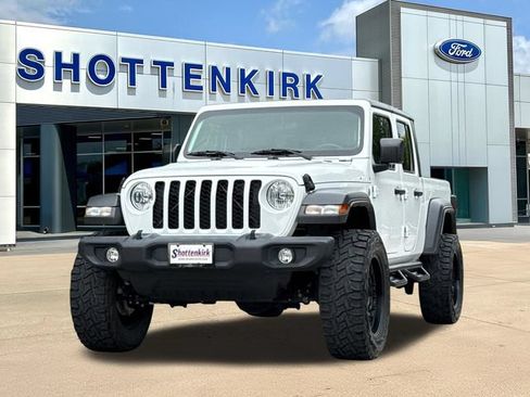 Used 2020 Jeep Gladiator Sport w/ Quick Order Package 24S AWD/4WD image 3