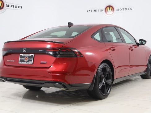 Used 2025 Honda Accord Sport image 3
