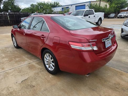 Used 2011 Toyota Camry XLE w/ SE/XLE Extra-Value Pkg FWD image 5