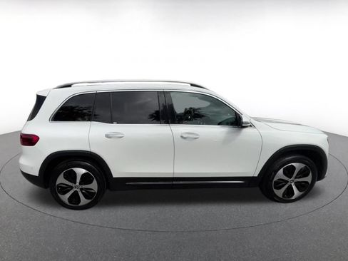 Used 2025 Mercedes-Benz GLB 250 4MATIC image 16