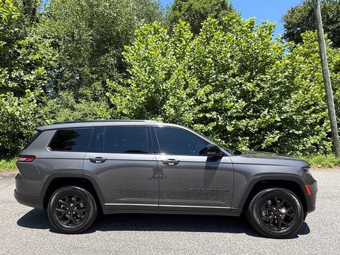 Used 2024 Jeep Grand Cherokee L Laredo AWD/4WD image 5