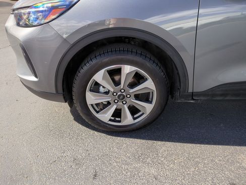 Used 2025 Ford Escape Platinum image 11