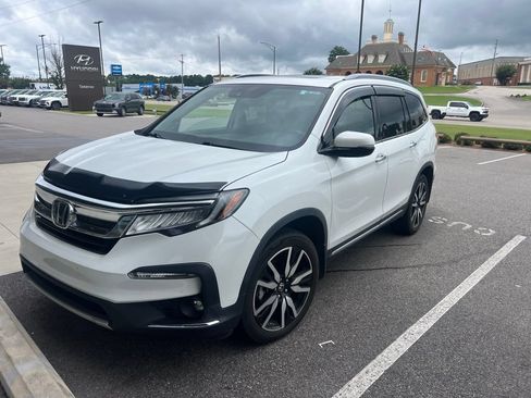 Used 2020 Honda Pilot Touring image 1