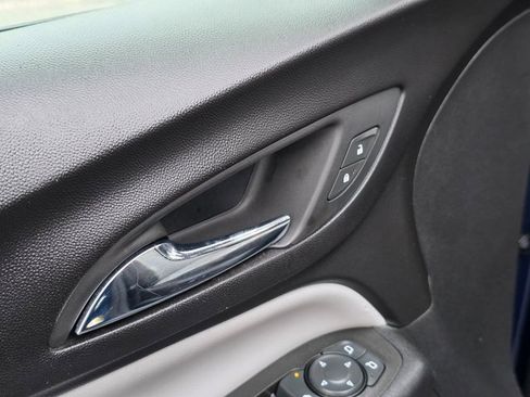 Used 2022 Chevrolet Equinox LS w/ LS Convenience Package image 22