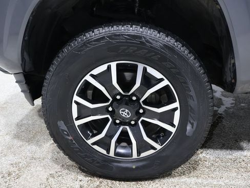 Used 2021 Toyota Tacoma TRD Sport w/ Technology Package image 8