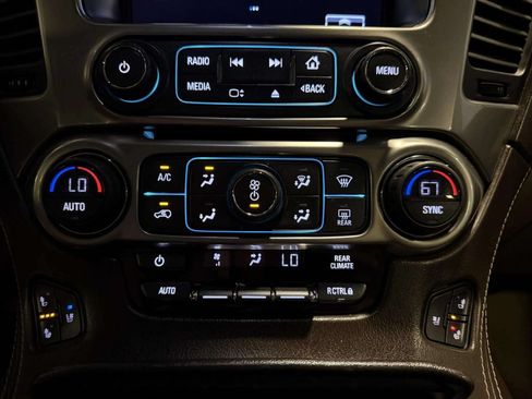 Used 2018 Chevrolet Suburban Premier AWD/4WD image 34