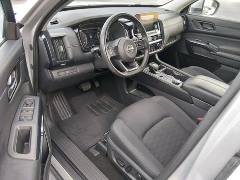Certified 2024 Nissan Pathfinder SV AWD/4WD image 9