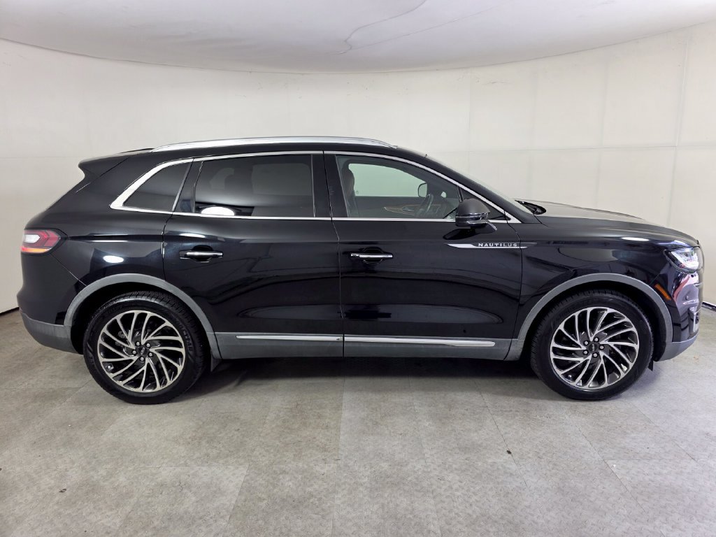 Used 2019 Lincoln Nautilus Reserve AWD/4WD image 3