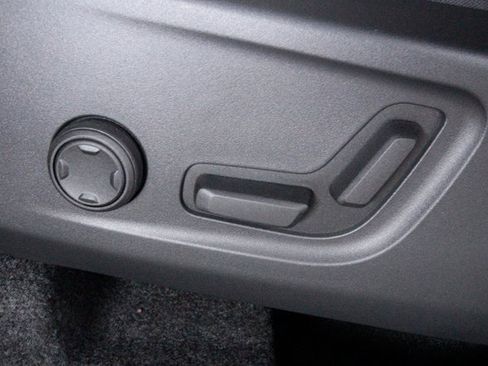 Certified 2025 Volvo XC40 B5 Core w/ Climate Package image 12