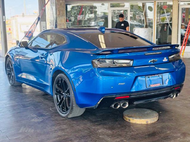 Used 2017 Chevrolet Camaro SS RWD image 13