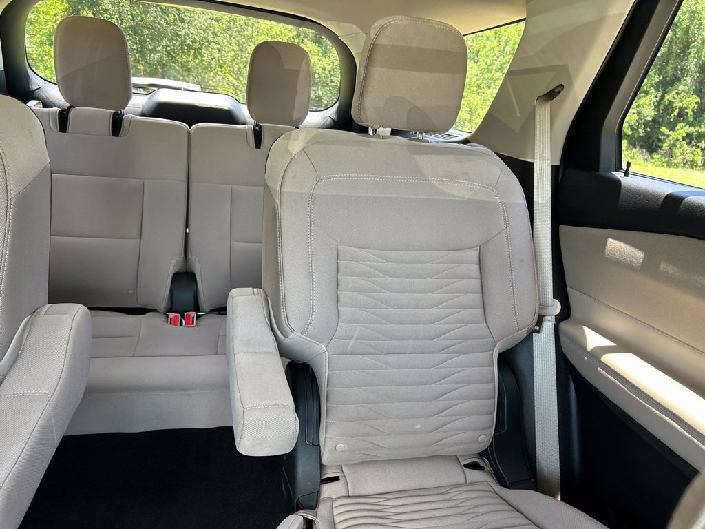 Used 2020 Ford Explorer XLT w/ Comfort Package RWD image 14