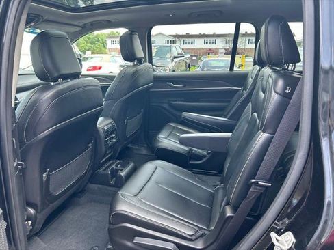 Certified 2023 Jeep Grand Cherokee L Limited AWD/4WD image 32