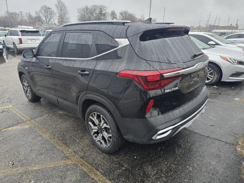 Used 2023 Kia Seltos EX image 7