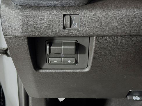 New 2026 GMC Canyon Elevation w/ Convenience Package RWD image 10