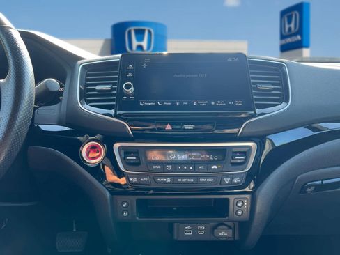 Used 2025 Honda Ridgeline Black Edition image 25