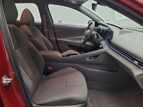 Used 2024 Hyundai Elantra SEL image 21