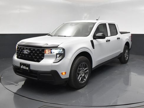 Used 2025 Ford Maverick XL FWD image 2