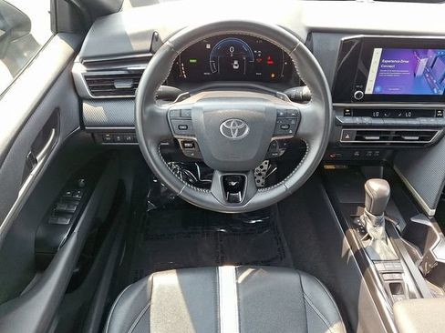 Certified 2025 Toyota Camry SE FWD image 9