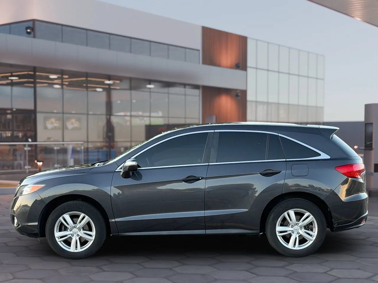 Used 2014 Acura RDX w/ Technology Package AWD/4WD image 4