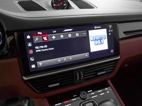 Certified 2023 Porsche Cayenne AWD/4WD image 21