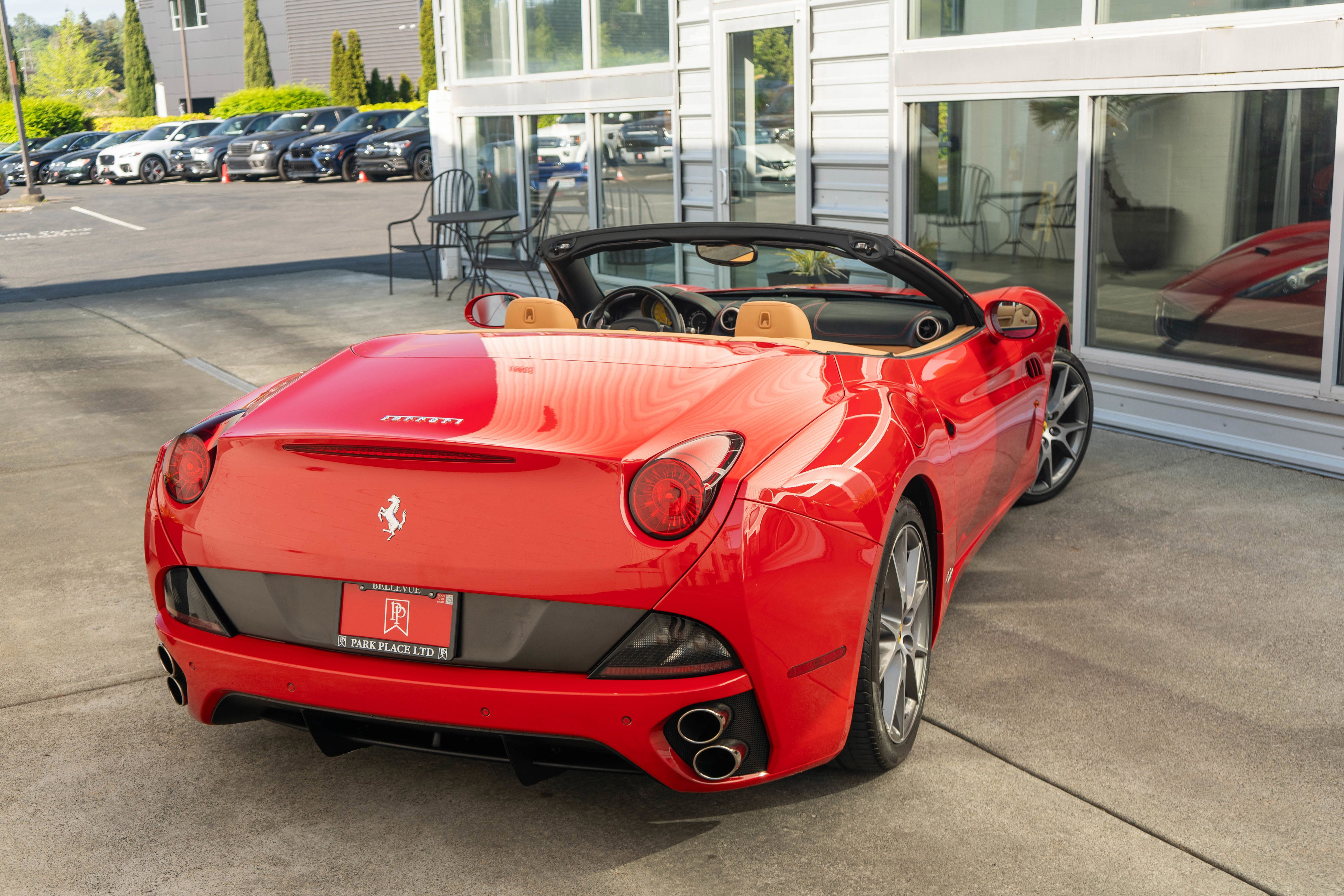 Used 2010 Ferrari California RWD image 6