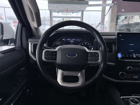 Used 2022 Ford Expedition XLT image 50