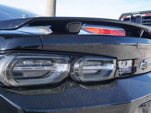 Used 2022 Chevrolet Camaro SS RWD image 5