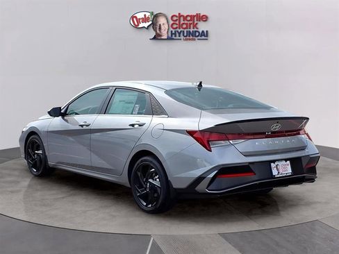 New 2026 Hyundai Elantra SEL Sport image 3