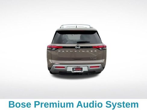 Used 2025 Nissan Pathfinder Platinum image 5