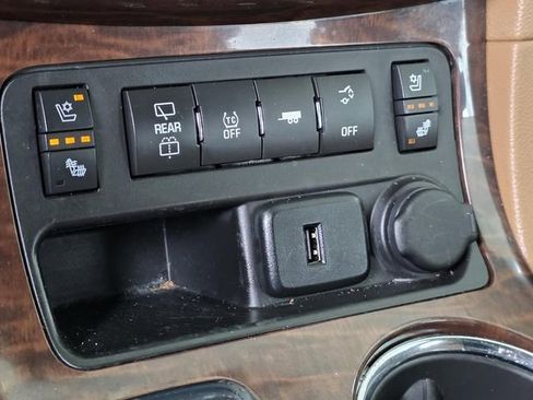 Used 2016 Buick Enclave Premium w/ Experience Buick Package FWD image 26