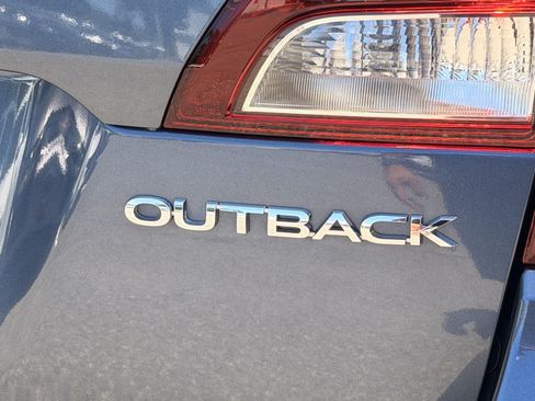 Used 2018 Subaru Outback 2.5i Limited AWD/4WD image 24