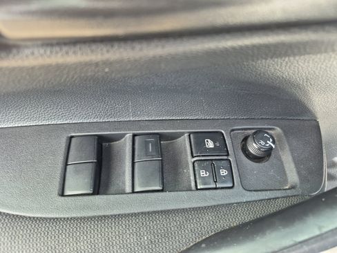 Used 2025 Toyota Corolla LE FWD image 15