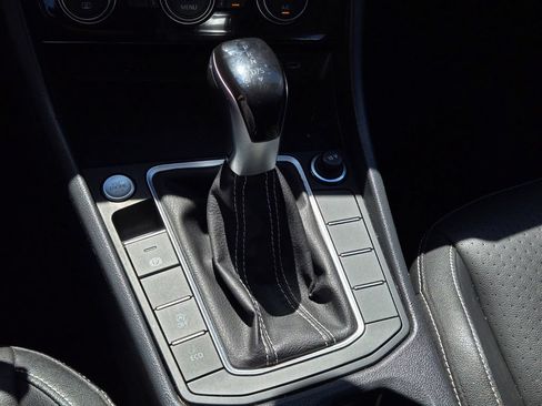 Used 2024 Volkswagen Jetta SE FWD image 29