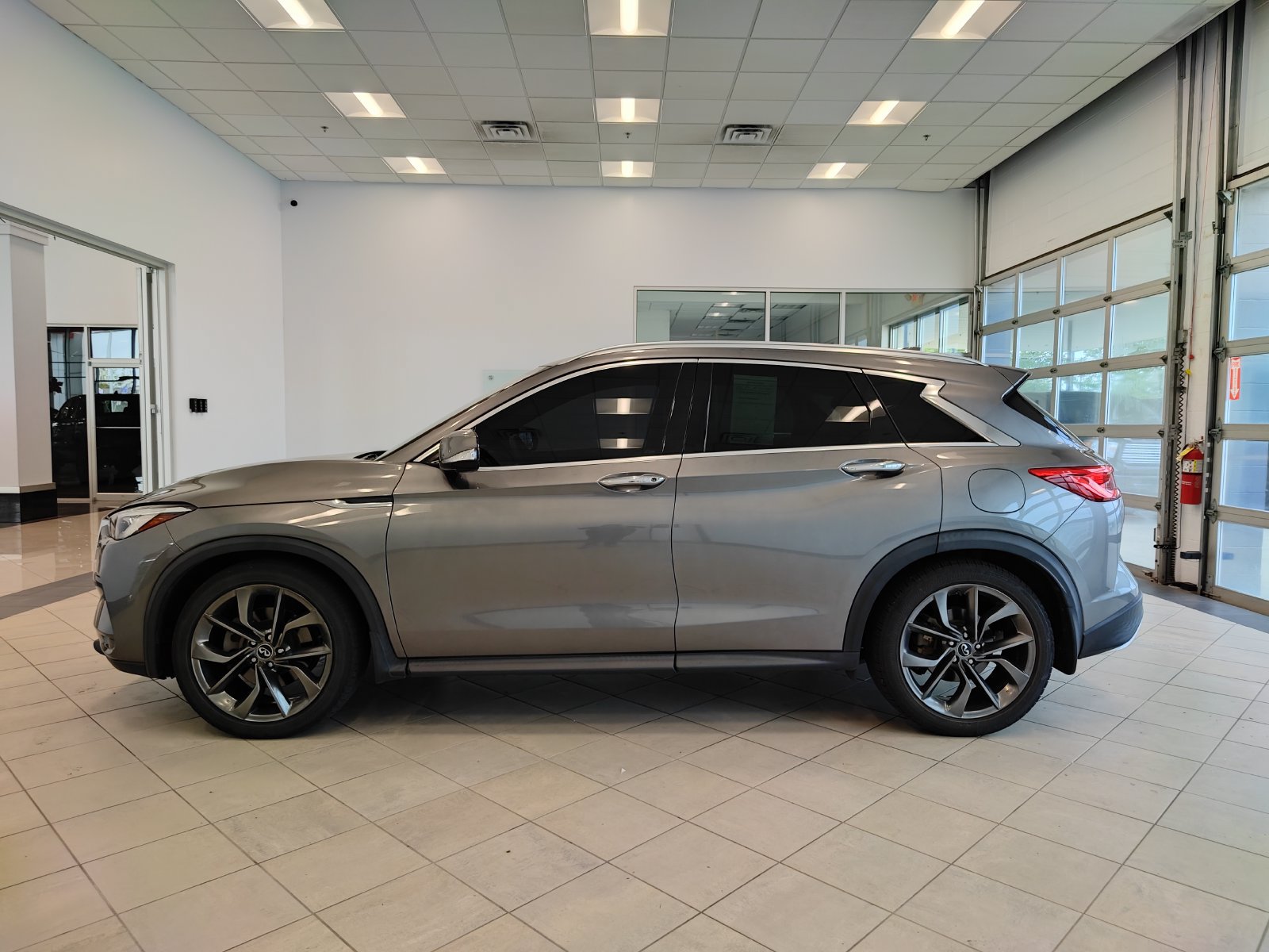 Used 2019 INFINITI QX50 Essential w/ Sensory Package AWD/4WD image 6