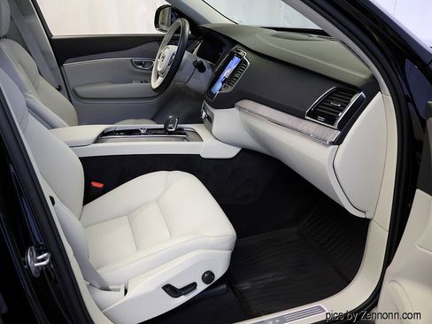 Used 2024 Volvo XC90 B6 Plus w/ Protection Package Premier image 35