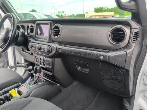 Used 2018 Jeep Wrangler Unlimited Sport S AWD/4WD image 43