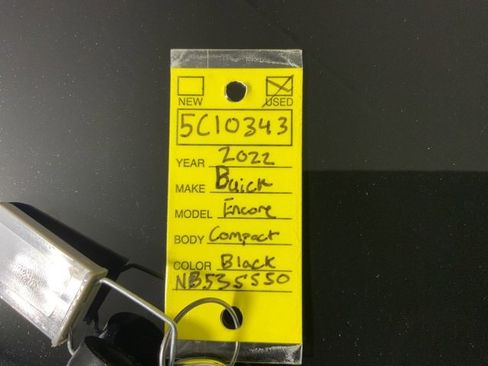 Used 2022 Buick Encore Preferred image 33