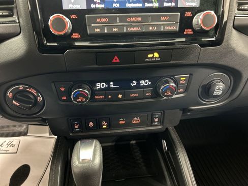 Used 2022 Nissan Frontier PRO-4X w/ Pro-4X Premium Package image 17