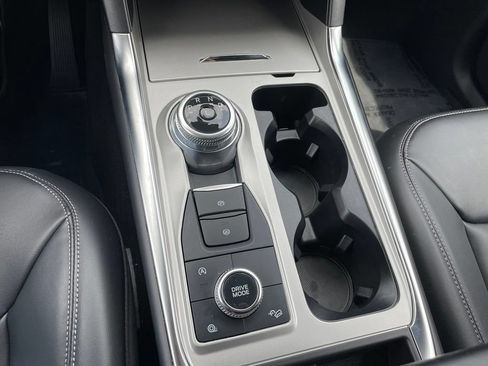 Used 2024 Ford Explorer XLT w/ Equipment Group 202A AWD/4WD image 14