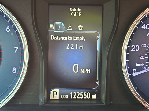 Used 2016 Toyota Camry LE image 19