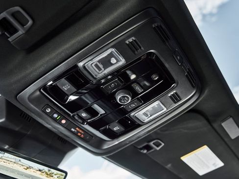 Used 2025 Cadillac Escalade ESV Sport AWD/4WD image 88