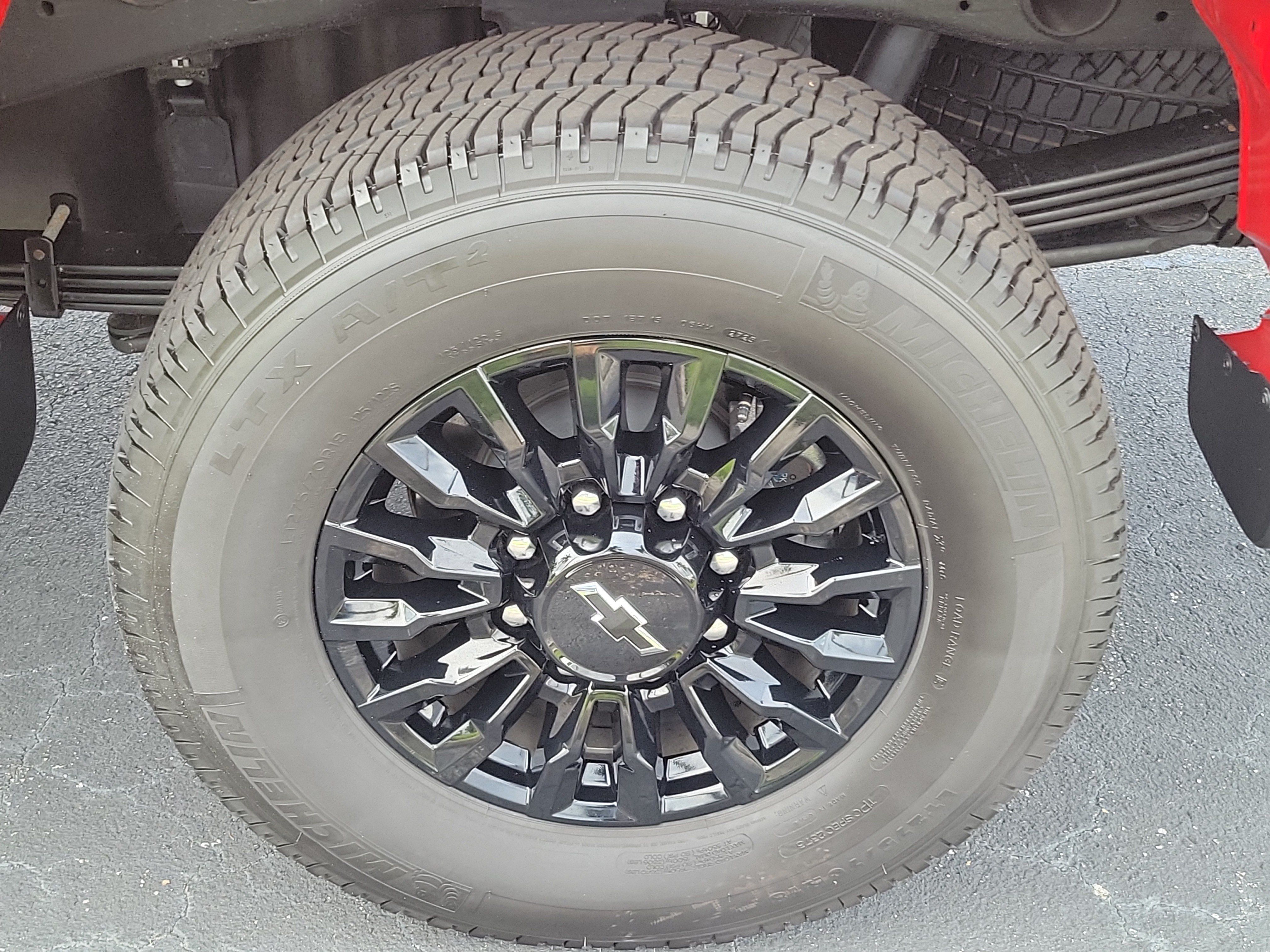 Used 2026 Chevrolet Silverado 2500 W/T AWD/4WD image 9
