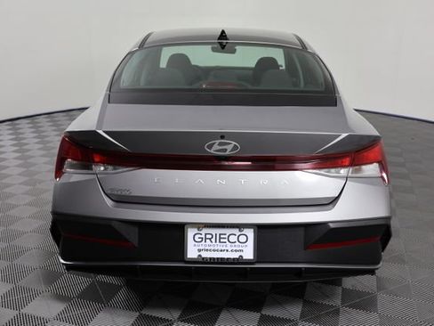 Used 2024 Hyundai Elantra SEL FWD image 7