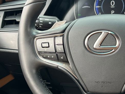 Certified 2024 Lexus ES 350 w/ Premium Package image 18